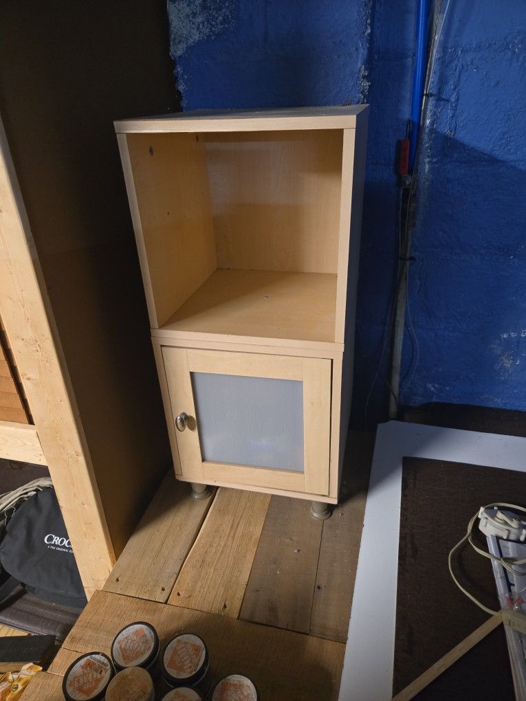Cabinet 32x15