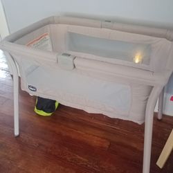 $25 Chicco Easy Fold Baby Bassinet 