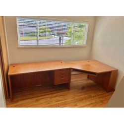 FREE Large Desk 2 Sections