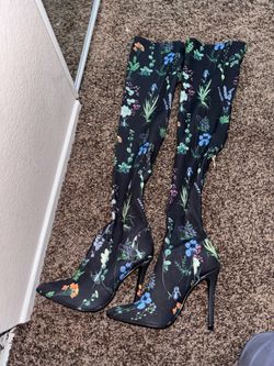 Brand New! Knee Length Boots S7