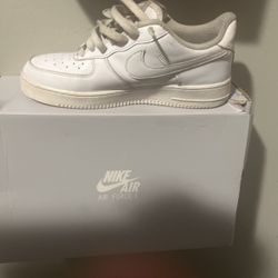 White Nike Air Force 1s Size 8