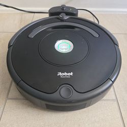 iRobot Roomba 675 Vacuum- Great Condition!