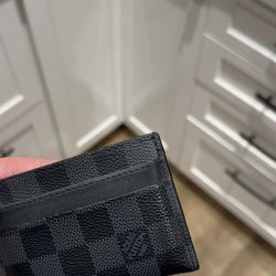 Men’s front pocket wallet.