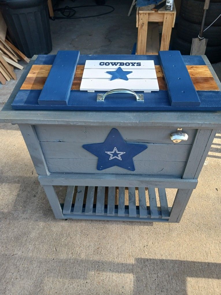 Sale !!!! Custom Made Dallas Cowboys Ice Chest