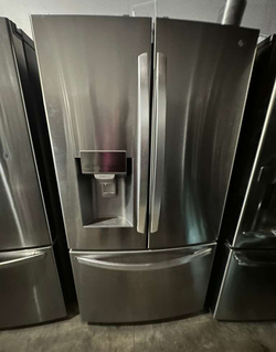 Deal: LG 3‑Door Refrigerator w/ Dispenser – Clean & Ready