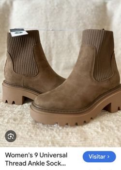 Universal Thread Tan Ankle Booties with Elastic Panels
NWT
Universal Thread