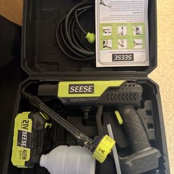 Seese cordless pressure washer