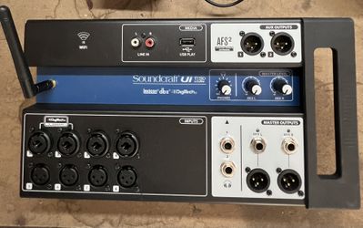 Soundcraft UI12 Channel Mixer