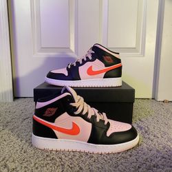 Air Jordan 1 Mid GS “Black Pink Crimson”