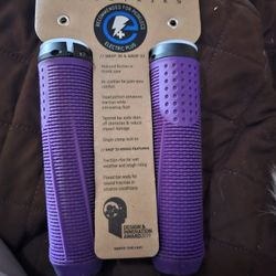 New Spank Grips Locking Ends