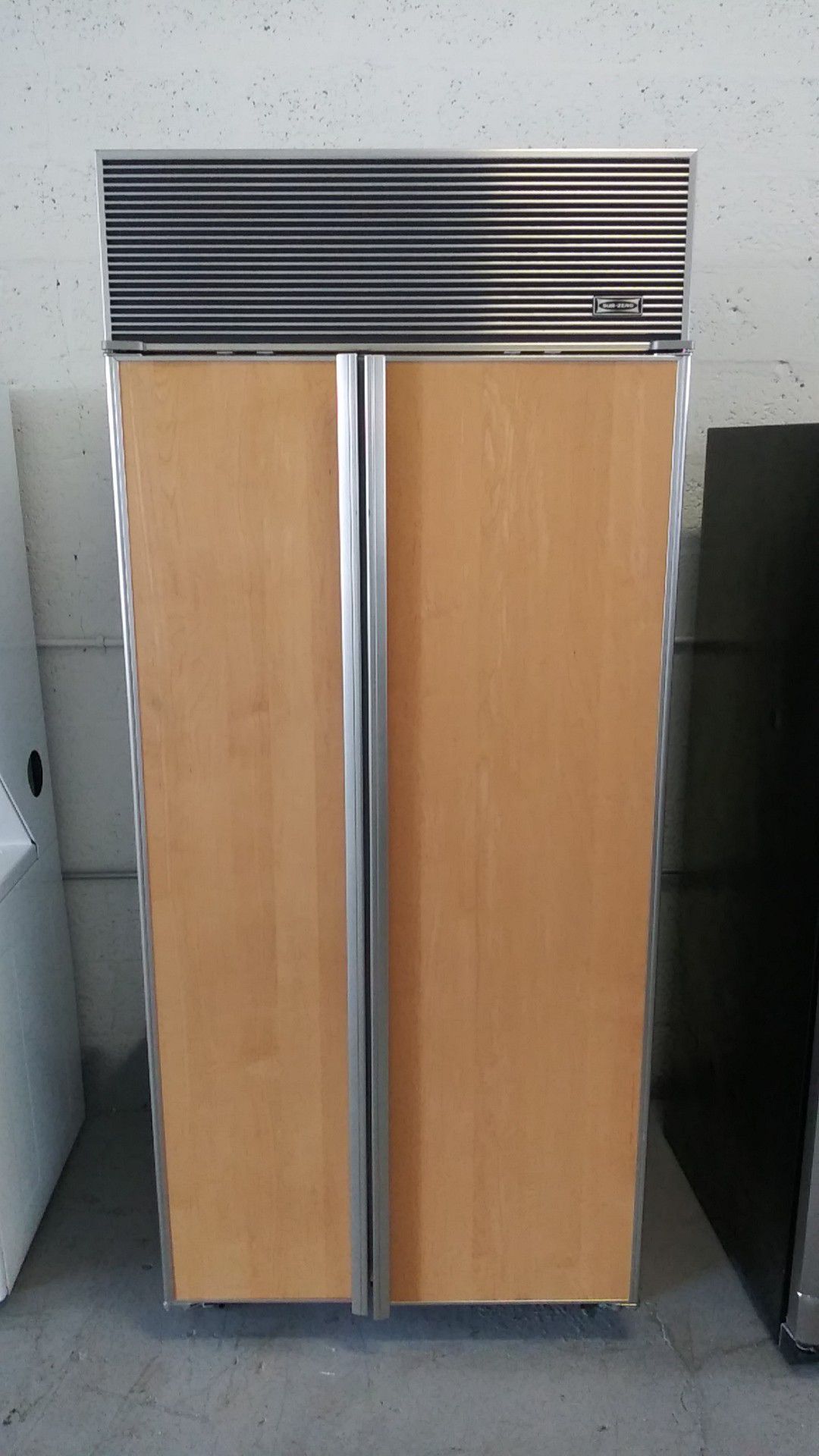Sub-zero 561 refrigerator