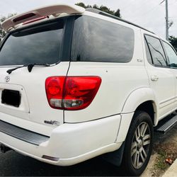 2005 Toyota Sequoia