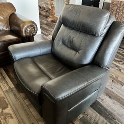 Recliner - PERFECT CONDITION
