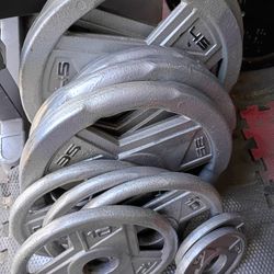 255lbs Olympic Grip Plates plus 45lb Olympic Bar

PRICE FIRM

2 x 45 
2 x 35
2 x 25
4 x 10
2 x 2.5