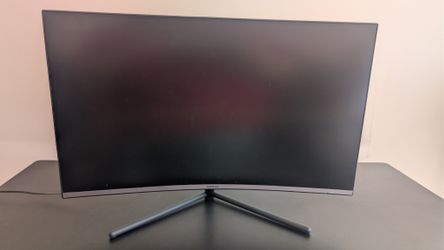 Samsung 32" Curved 4K UHD Monitor (U32R590C) - Excellent