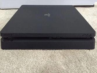 Play station 4 slim