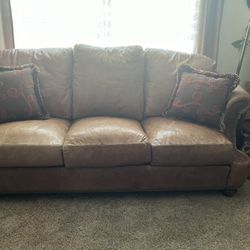 International Legacy Leather Sofa & Loveseat