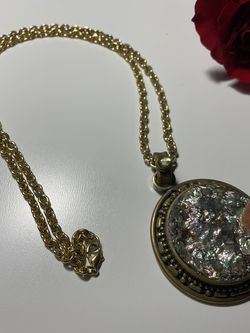 Necklace Antique Golden Chain with a Medallion