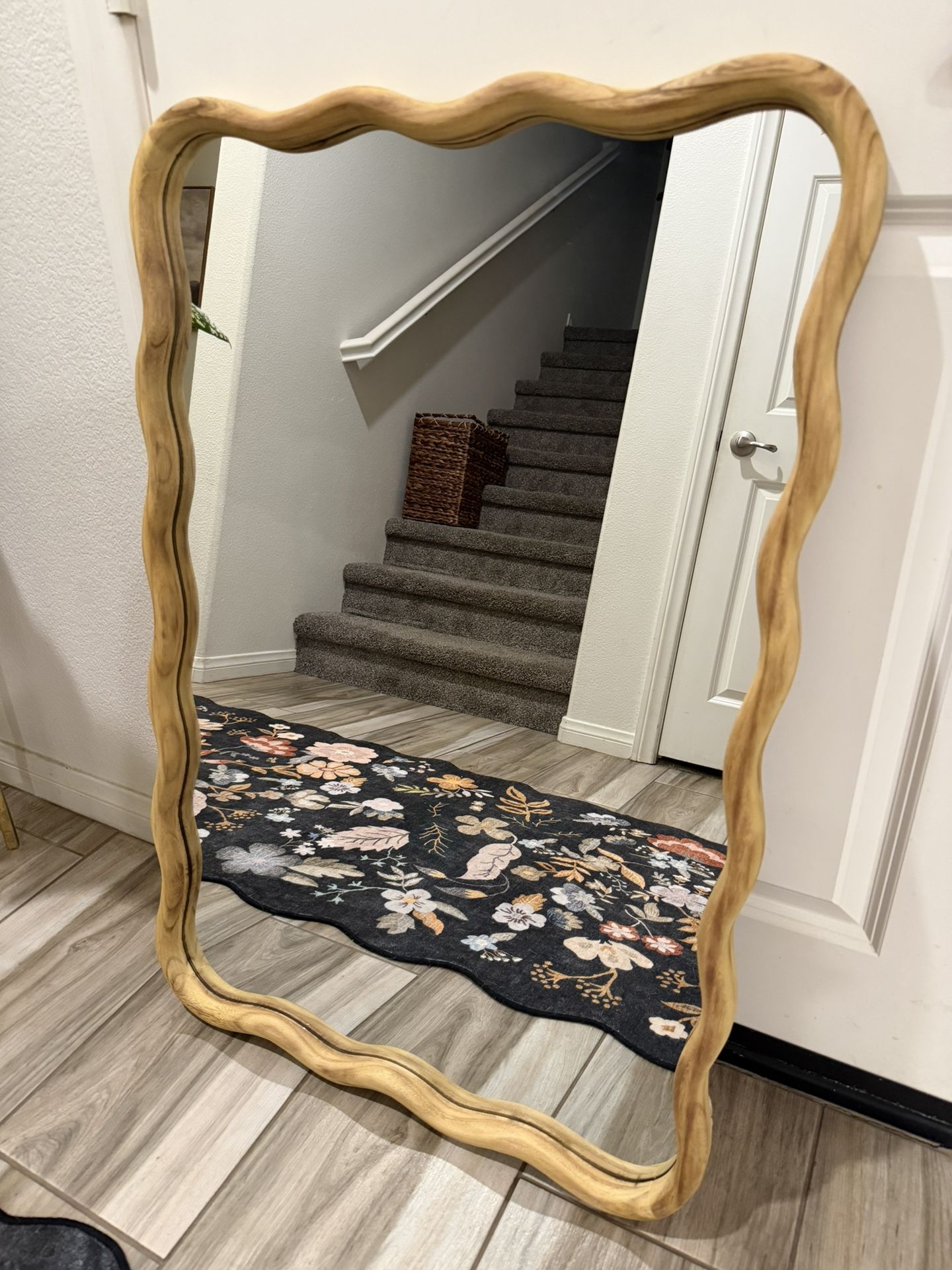 Scalloped Mirror With Wood - 23.6” X 37.7” Hanging Bathroom Mirror Makeup Mirror, Suitable for Decorating Bedrooms, Bathrooms, Living Rooms, Entrances