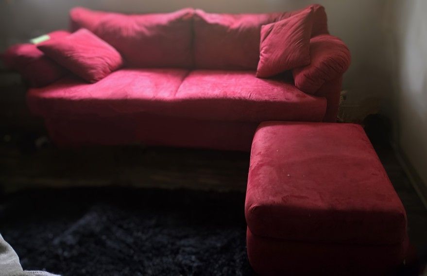 Red Couch With Throw Pillows And Ottoman