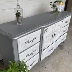 Solid Wood Dresser With Large Pretty Miriror 