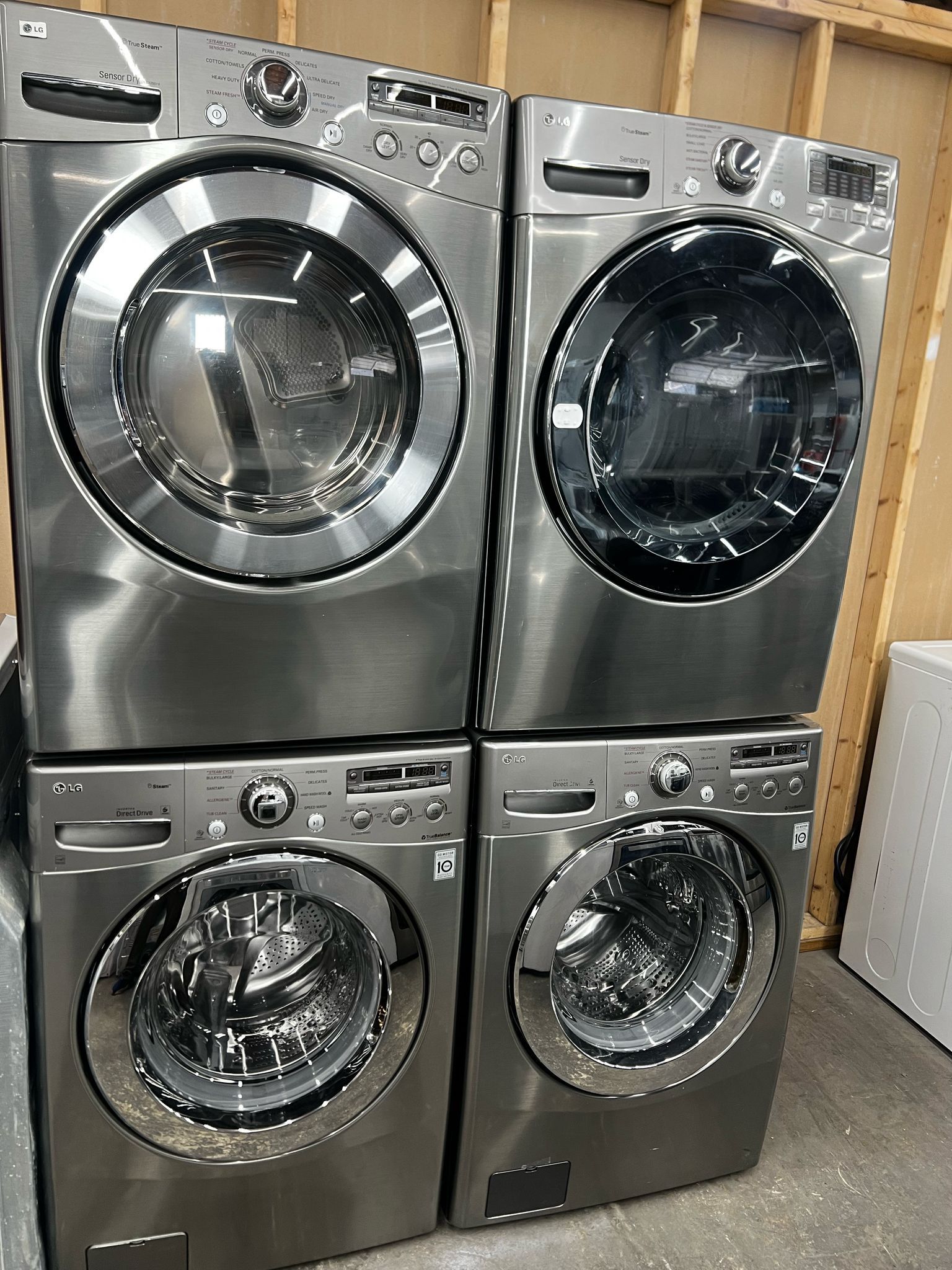 LG Washer And Electric Dryer Front Load Set 4 months Warranty We Are In The Blue Building 🟦