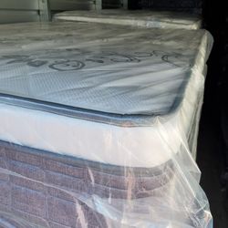 BRAND NEW FIRM QUEEN MATTRESS SET