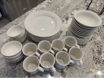 Oneida Casual Settings Soufflé Cream 40 piece set