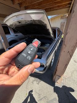 Car Keys N Remotes/ Llaves Con Control