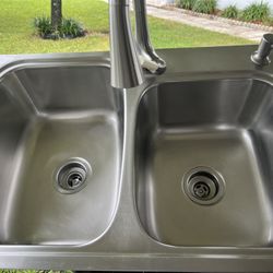 Used Kohler To Tub Sink With Faucet