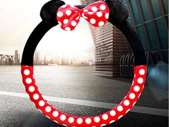 Minnie Mouse steering wheel cover