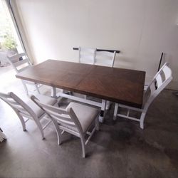 Dining table set