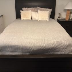 Dresser, Bed, Nightstand Bedroom Set