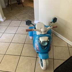 “Frozen” Toddler Moped