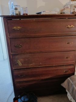 5 Wood Drawer Dresser