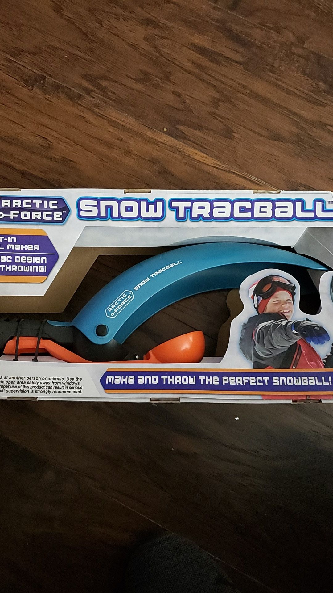 SNOW THROWING TOY