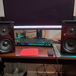 Peachtree M24 Powered Speakers