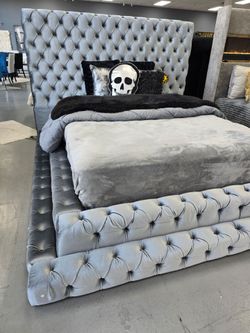 ✨️ King, Cal King, Queen Bed Frame ✨️ Furniture Sectionals, Bedrooms, Dining Avail