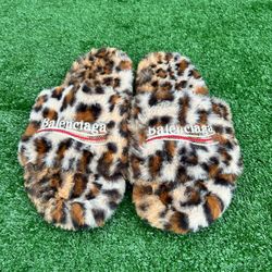 Balenci Fur Slides Size 9 Men’s/ 10.5 Women’s