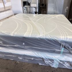 Sale 🔥 King Mattress Tempurpedic LuxeAdapt Medium Hybrid 💥 Take It Today For Only $50 Down 