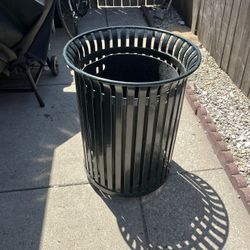 Trash Cans 