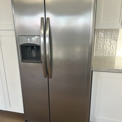 Refrigerator - Like New $500 OBO
