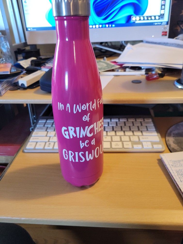 Everyday Living In A World Full Of Grinches Be A Griswold Water Jug
