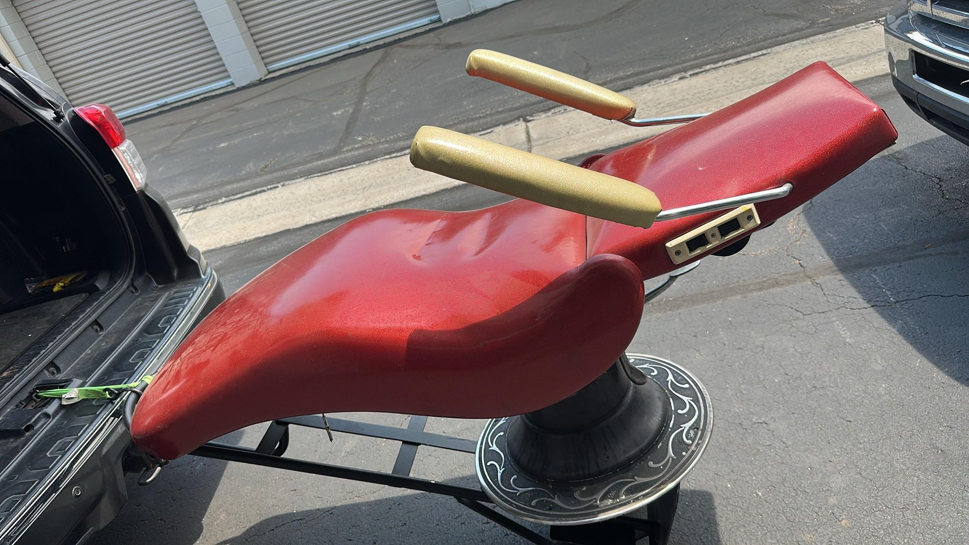 FREE Detal Tattoo Or Make Up Chair