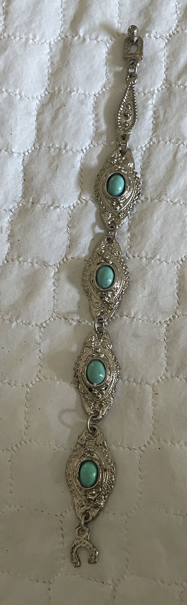 VTG 1960s Silver Colored Bracelet -Almond Shaped Links & Turquoise Colored Stone