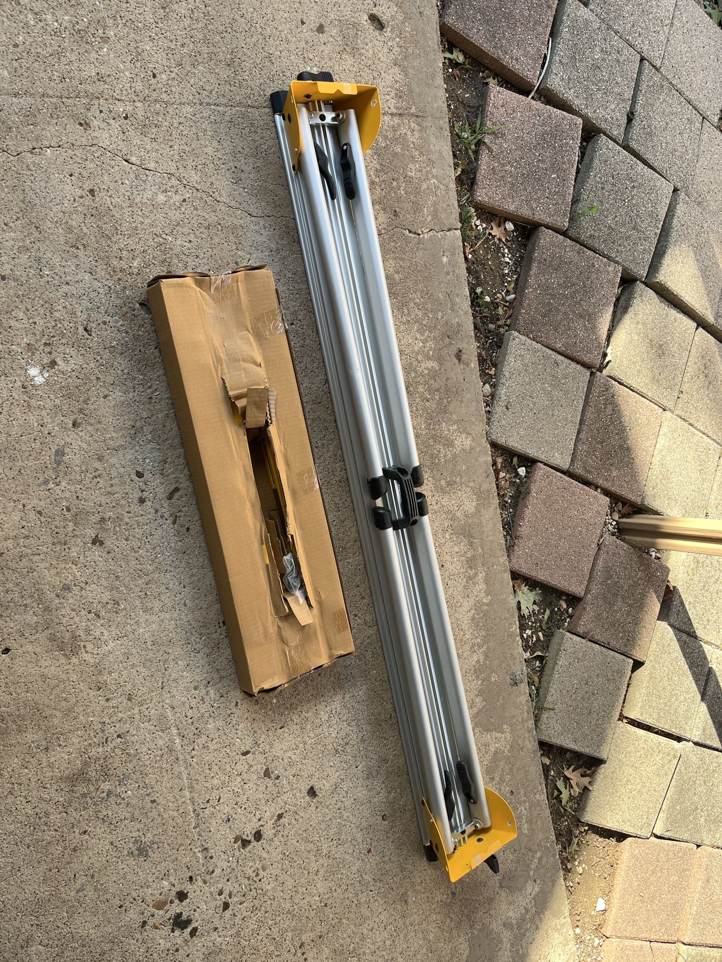 DEWALT Miter Saw Stand Heavy Duty 500 lb. Capacity Portable with Leg