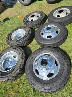 Set rims ford f350 some scratches fit 2005 to 2026