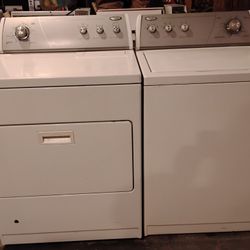 Whirlpool Washer And Gas Dryer Set