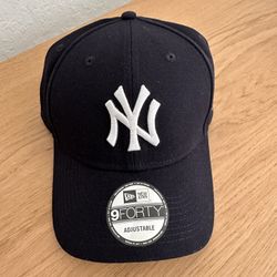  New York Yankees baseball cap. 