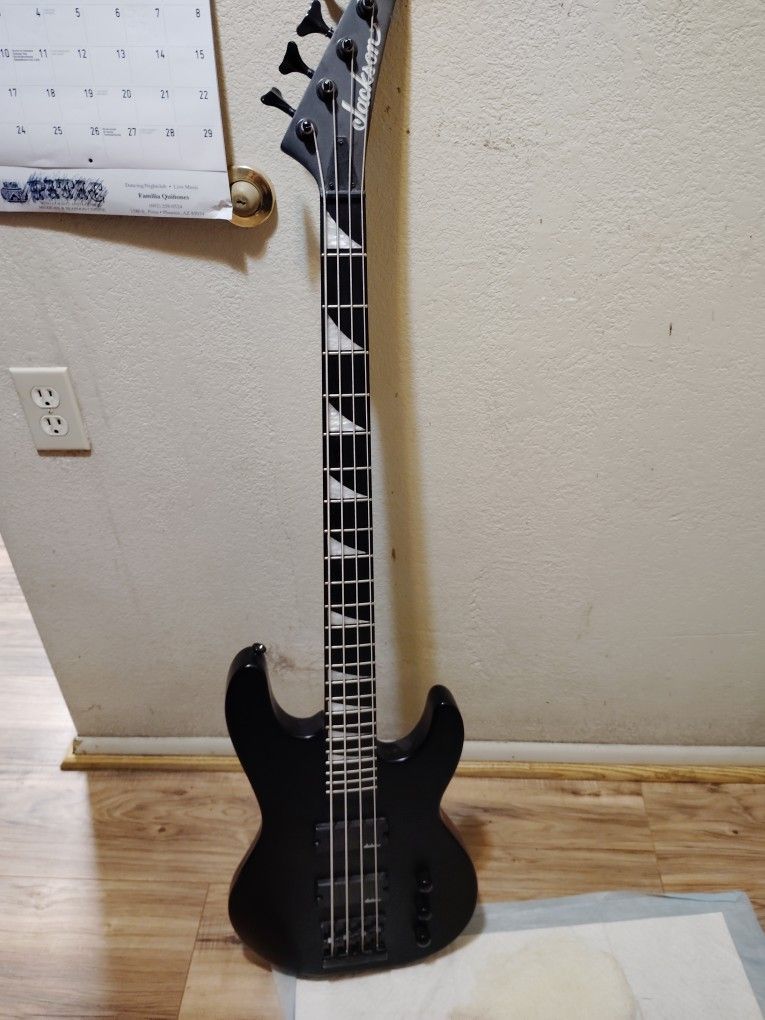 Black Jackson Bass